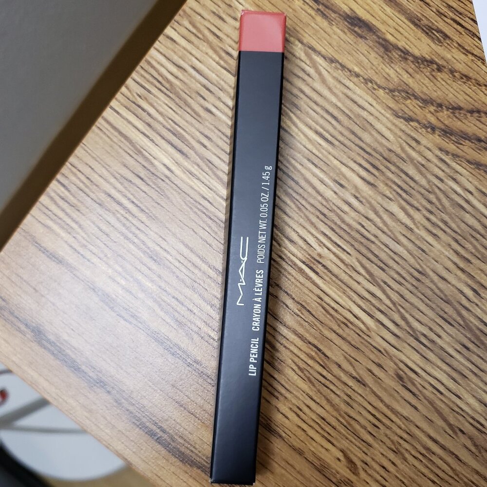 BNIB MAC Lip Pencil Brick-o-la